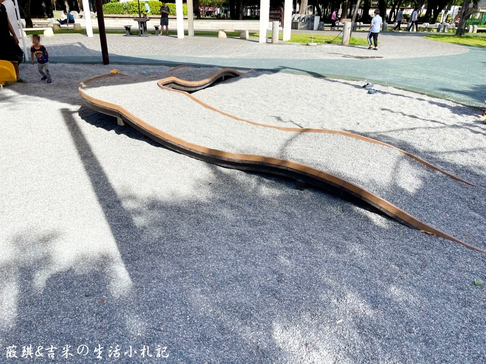 台中北屯┃北屯兒童公園-林間探索遊戲場。113年9月新增林間探索遊戲場，為老公園注入新生命!