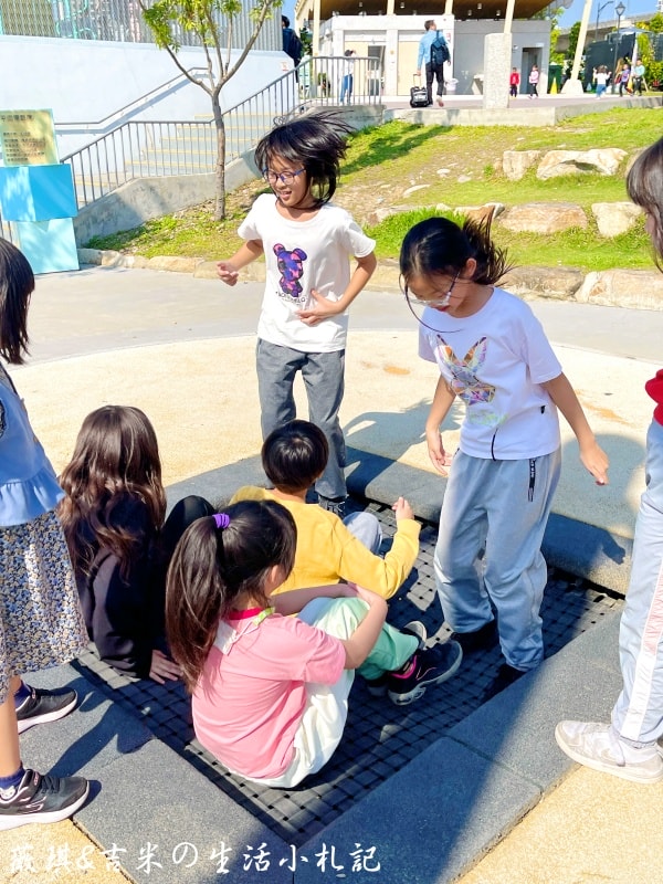 台中太平┃馬卡龍公園。討論度很高的公園,擁有目前全台最高溜滑梯,還有近600平方公尺的滑步車跑道(更新2025/3再訪記錄) - 第34張圖 台中太平┃馬卡龍公園。討論度很高的公園,擁有目前全台最高溜滑梯,還有近600平方公尺的滑步車跑道(更新2025/3再訪記錄)