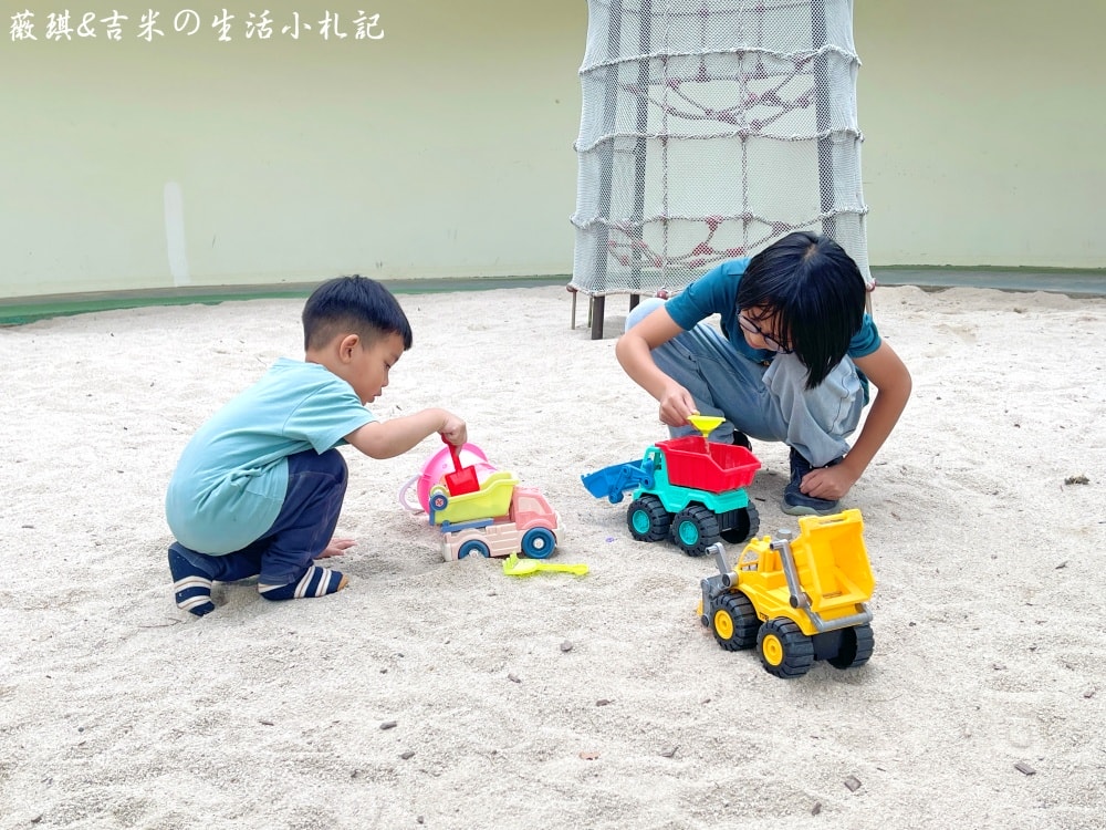 嘉義西區┃北香湖公園-綠豆仁遊戲場。可愛綠豆苗意象公園,大片編織網挑戰你的膽量!! - 第8張圖 嘉義西區┃北香湖公園-綠豆仁遊戲場。可愛綠豆苗意象公園,大片編織網挑戰你的膽量!!