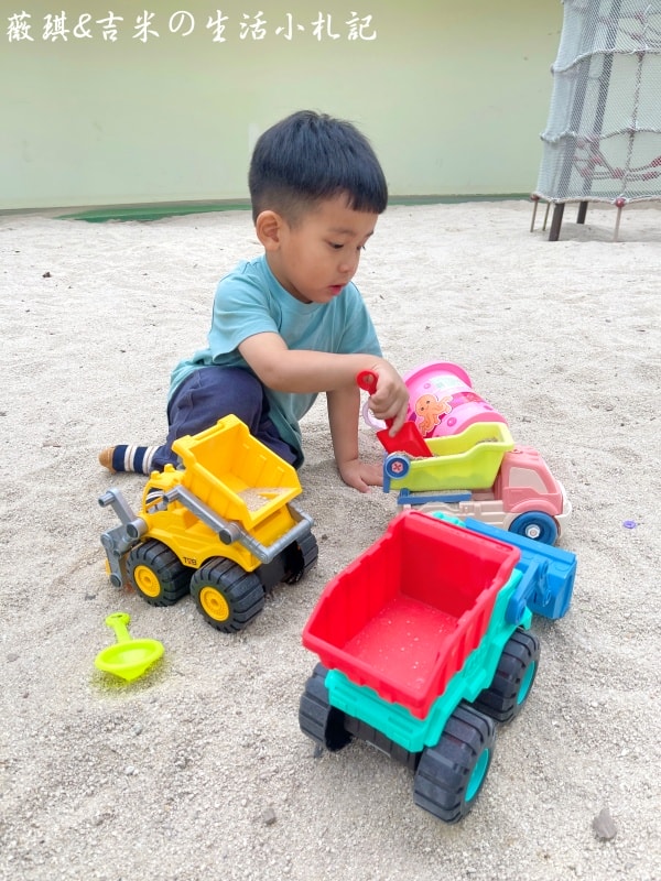 嘉義西區┃北香湖公園-綠豆仁遊戲場。可愛綠豆苗意象公園,大片編織網挑戰你的膽量!! - 第9張圖 嘉義西區┃北香湖公園-綠豆仁遊戲場。可愛綠豆苗意象公園,大片編織網挑戰你的膽量!!