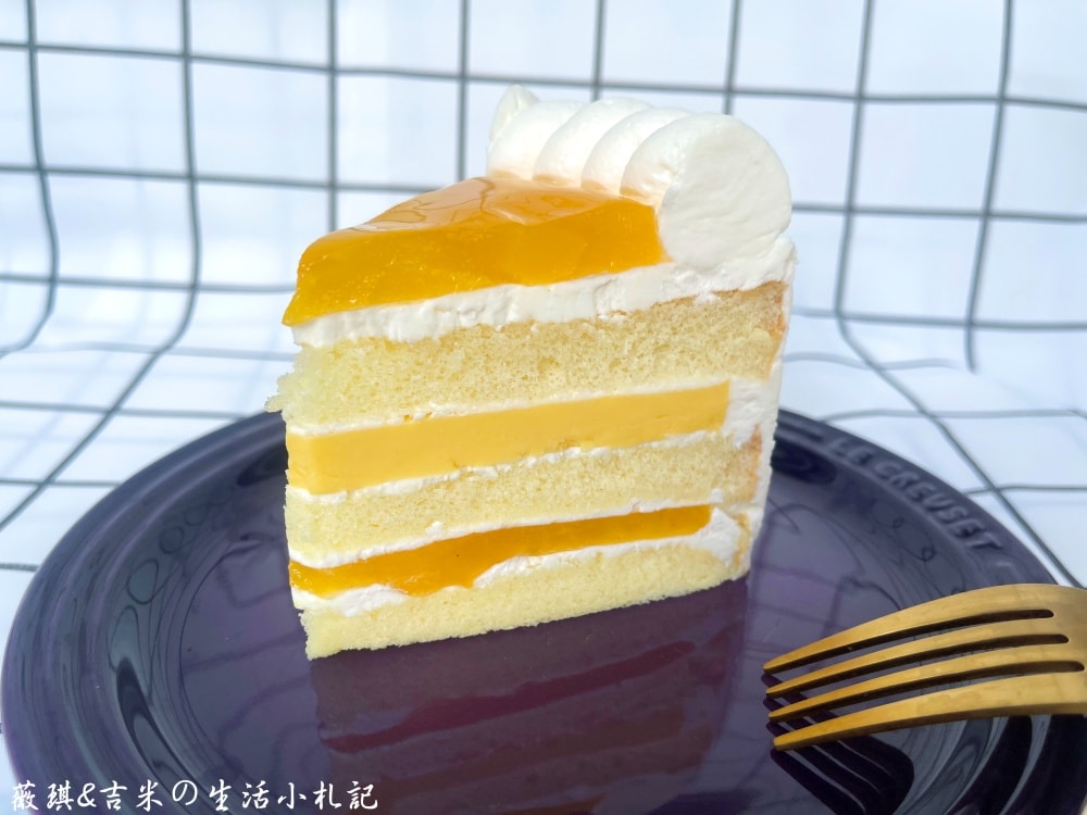 彰化鹿港┃董室甜點烘焙坊。深耕鹿港多年的甜點烘焙坊，得過彰化縣十大伴手禮殊榮，蛋糕及手工餅乾都很好吃!