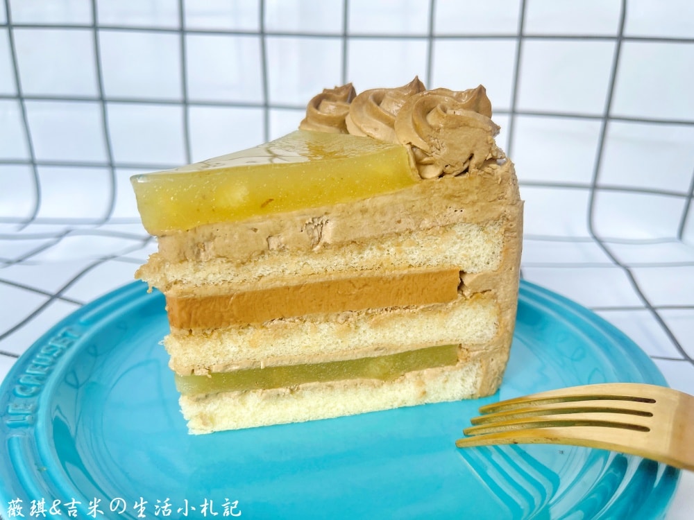 彰化鹿港┃董室甜點烘焙坊。深耕鹿港多年的甜點烘焙坊，得過彰化縣十大伴手禮殊榮，蛋糕及手工餅乾都很好吃!