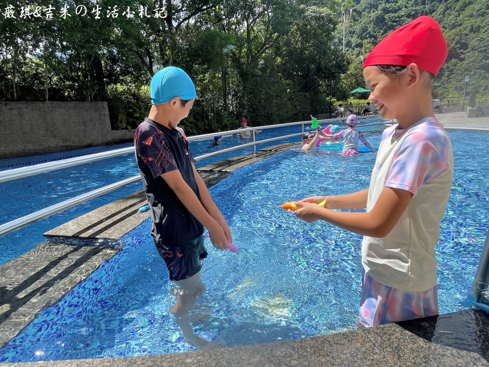 chido沁遊。一角鯨沉水玩具，一種玩具多種玩法，夏天玩水樂趣多!