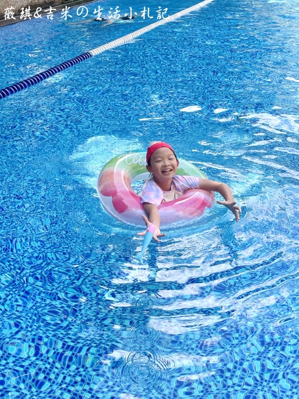 chido沁遊。一角鯨沉水玩具，一種玩具多種玩法，夏天玩水樂趣多!
