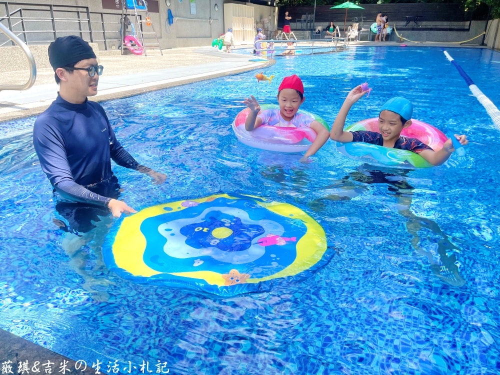 chido沁遊。一角鯨沉水玩具，一種玩具多種玩法，夏天玩水樂趣多!