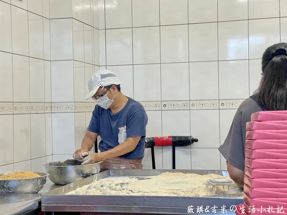 彰化懷舊美食(26)┃玉瓏坊。名列台灣500甜!!皮薄餡多又便宜,一顆只要8元的麻糬就在這裡! - 第6張圖 彰化懷舊美食(26)┃玉瓏坊。名列台灣500甜!!皮薄餡多又便宜,一顆只要8元的麻糬就在這裡!