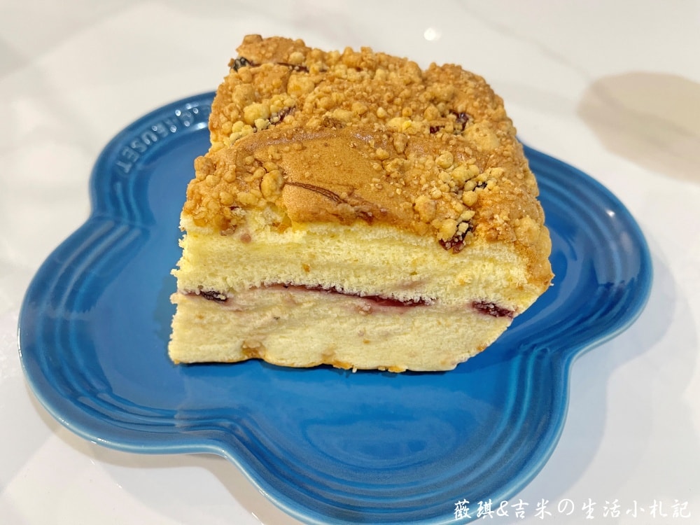 彰化甜點┃日升手作現烤蛋糕。每日現烤現作，口味眾多會有選擇障礙，還可以LINE點餐隔天就會出現喔!