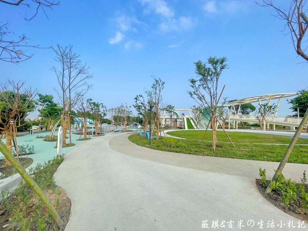 彰化八卦山┃天空遊戲場。2025年10月全新啟用，Tiffany藍色調＋雲朵曲線，打造共融式遊戲空間!
