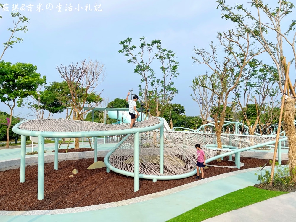 彰化八卦山┃天空遊戲場。2025年10月全新啟用，Tiffany藍色調＋雲朵曲線，打造共融式遊戲空間!