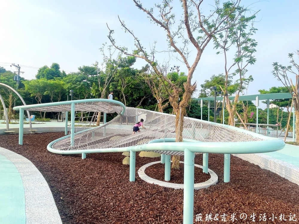 彰化八卦山┃天空遊戲場。2025年10月全新啟用，Tiffany藍色調＋雲朵曲線，打造共融式遊戲空間!
