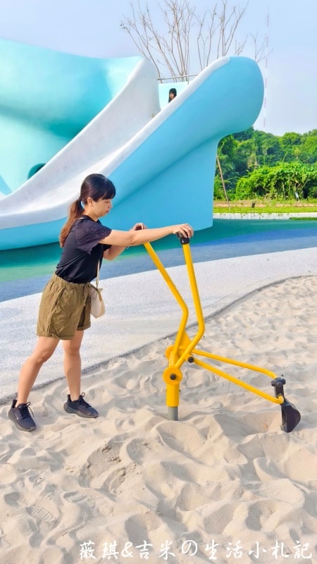 彰化八卦山┃天空遊戲場。2025年10月全新啟用，Tiffany藍色調＋雲朵曲線，打造共融式遊戲空間!