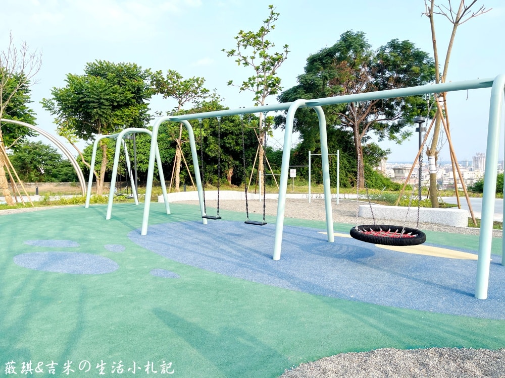 彰化八卦山┃天空遊戲場。2025年10月全新啟用，Tiffany藍色調＋雲朵曲線，打造共融式遊戲空間!