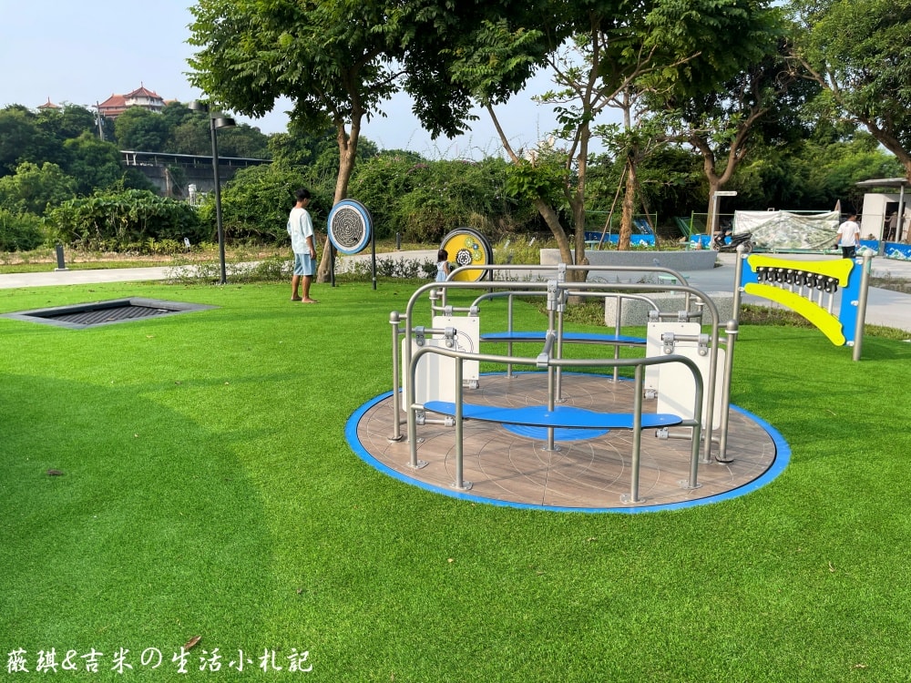 彰化八卦山┃天空遊戲場。2025年10月全新啟用，Tiffany藍色調＋雲朵曲線，打造共融式遊戲空間!