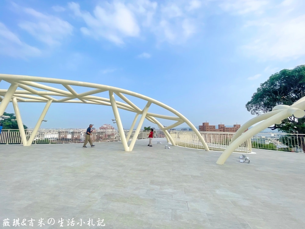 彰化八卦山┃天空遊戲場。2025年10月全新啟用，Tiffany藍色調＋雲朵曲線，打造共融式遊戲空間!