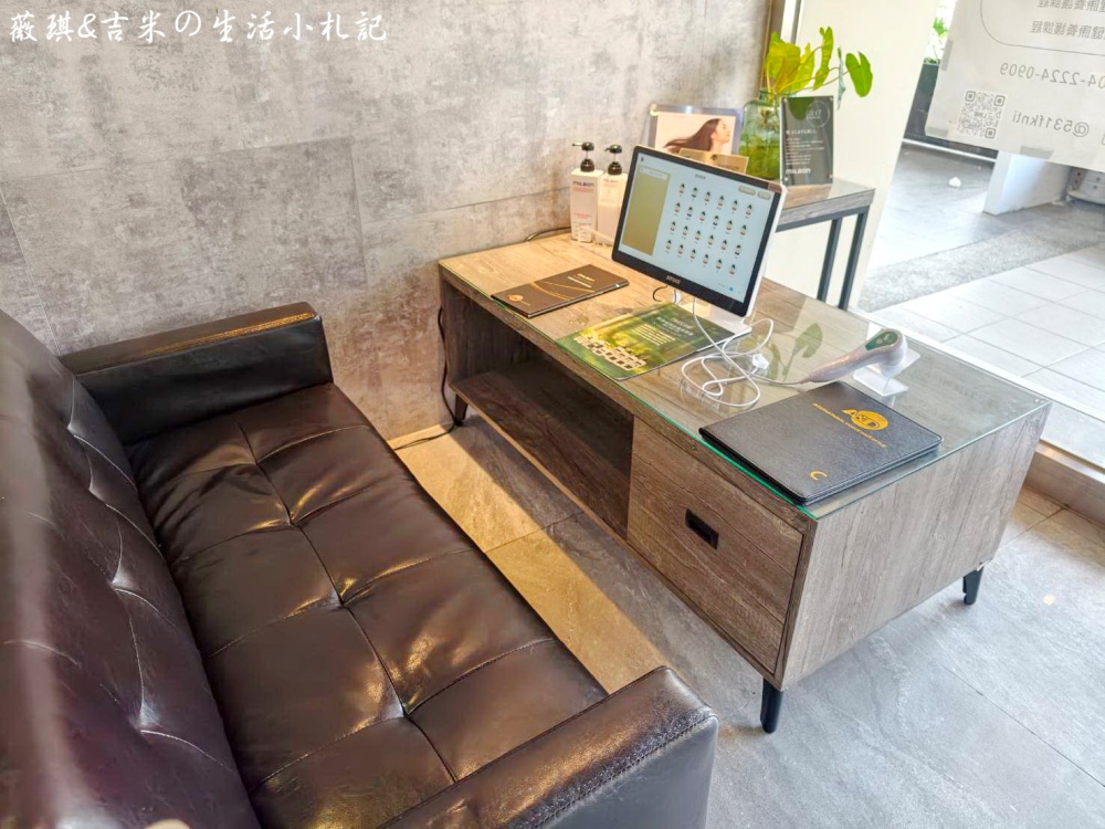 台中東區┃雅頓髮型-台中復興店。香氛修護髮浴加上哥德式護髮，馬上給您一頭光鮮柔順的秀髮!